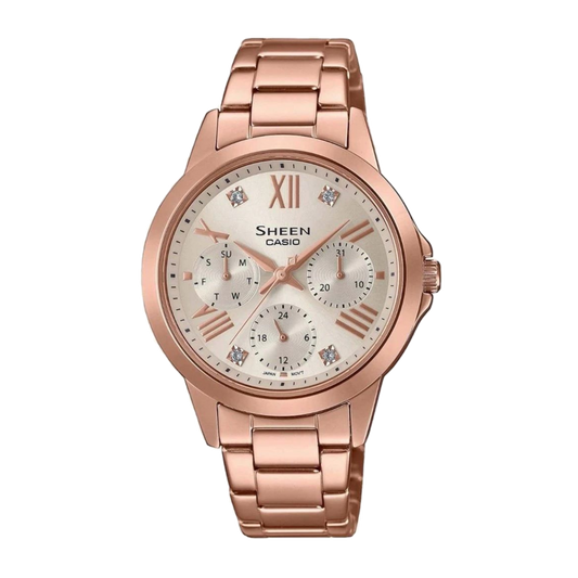 Casio Sheen SHE-3516PG-9AUEF е дамски часовник от серията Sheen на Casio, който предлага стилен и елегантен дизайн, с акцент върху модната и женствена визия. Ето някои от характеристиките и особеностите на този конкретен модел