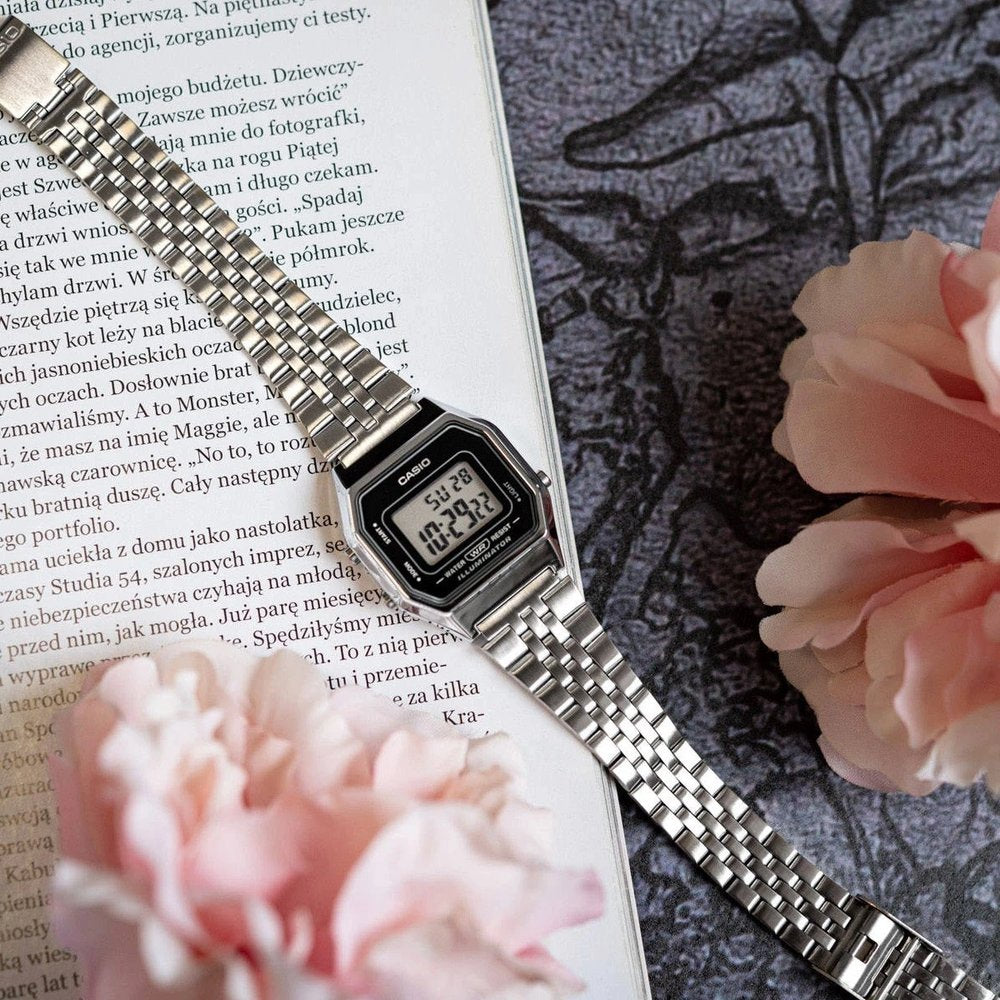 Casio Vintage LA680WEA-1EF часовник lifestyle снимка MorisMag