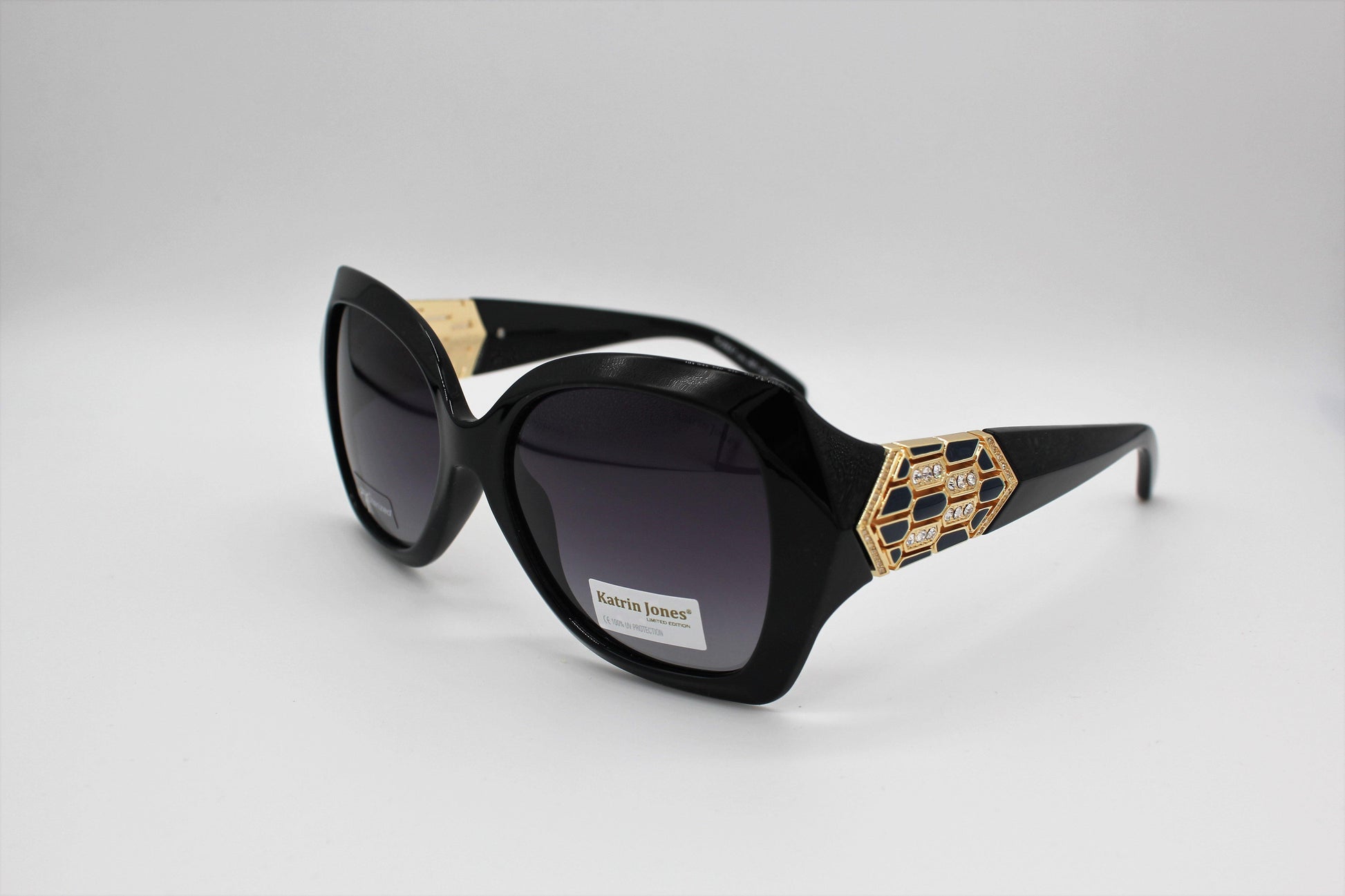 Katrin Jones - MorisMag