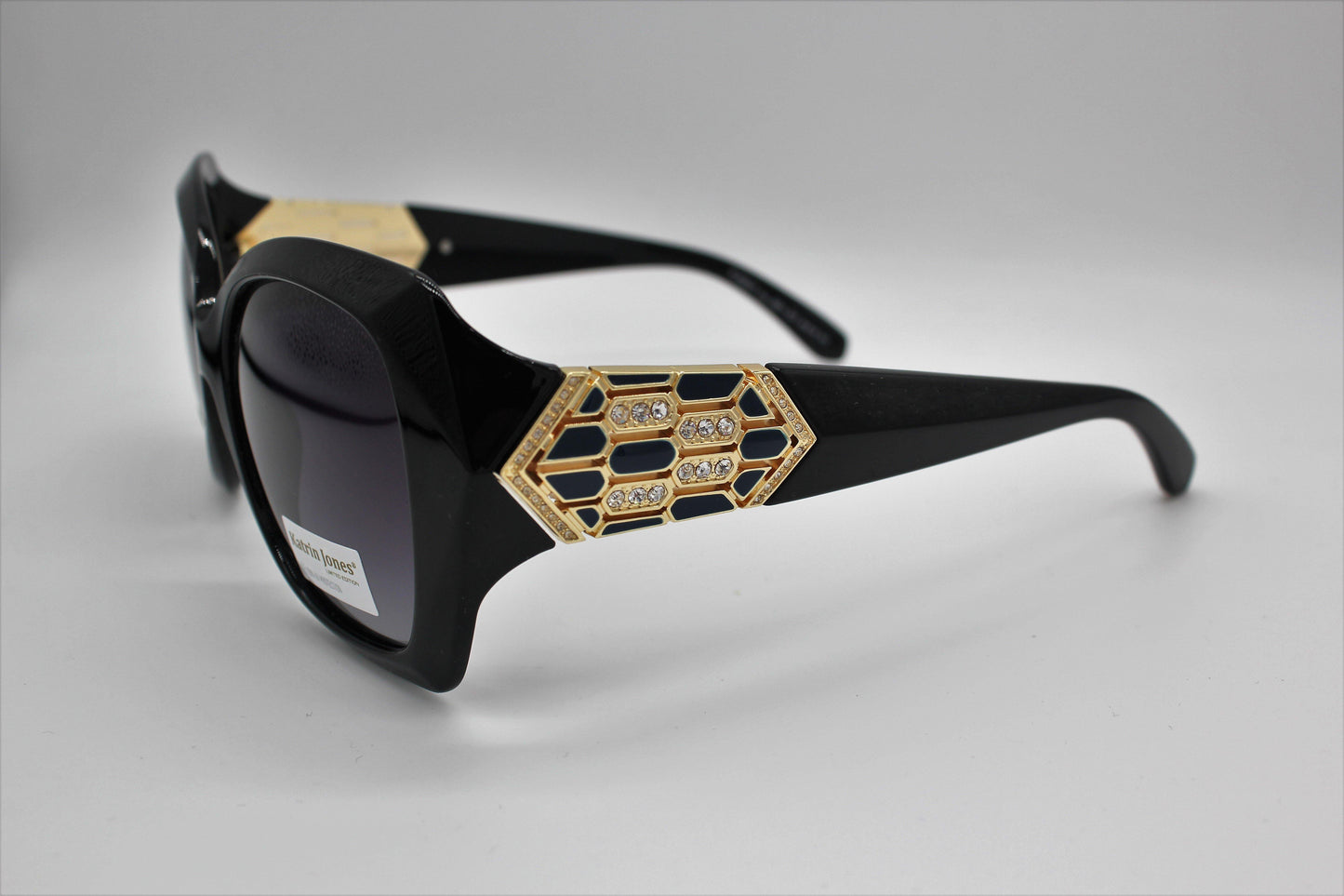 Katrin Jones - MorisMag